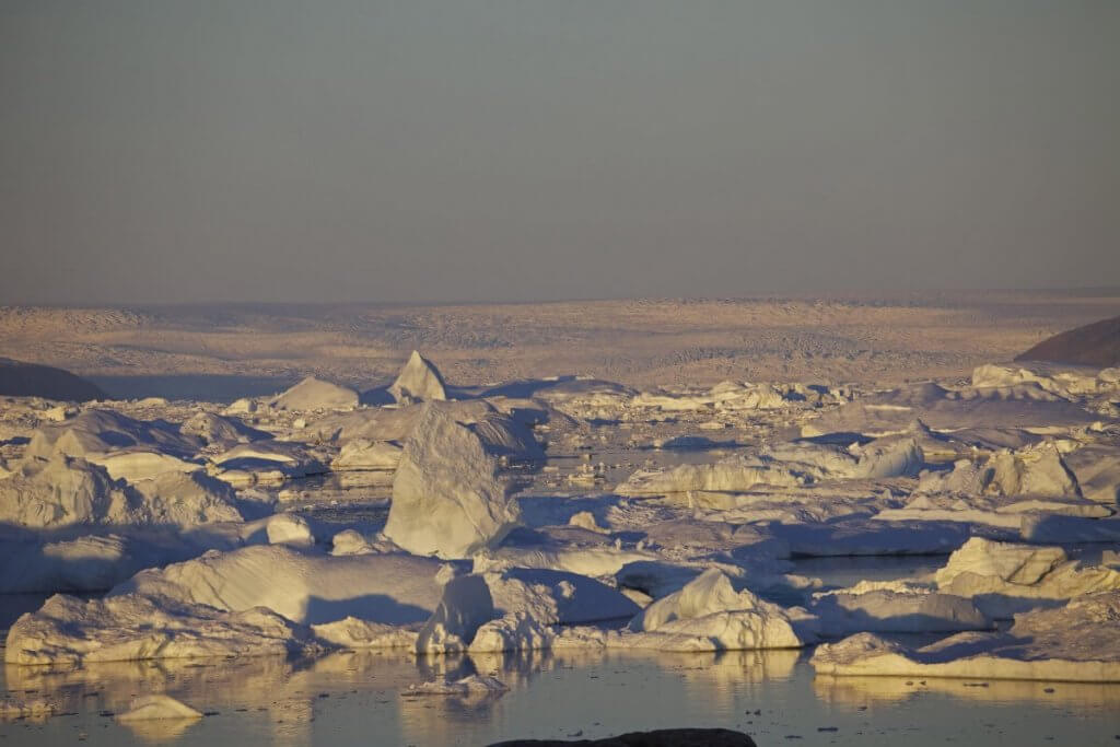 Traversée Upernavik-Kullorsuaq - Coucher de soleil à l'île Björling le 25 août 2012.