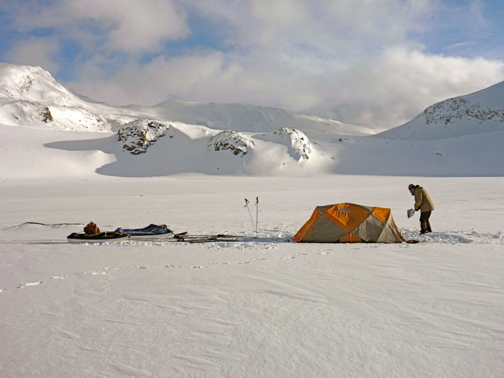 Camp dans le massif du Kebnekaise. 20 avril 2011.