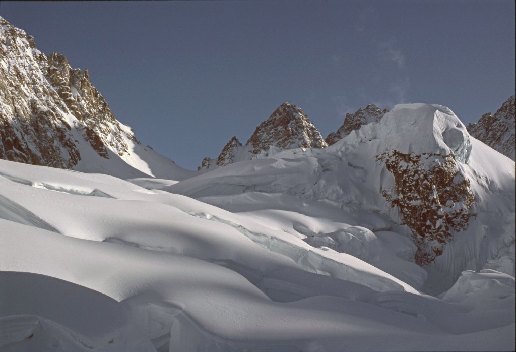 Dans les séracs du glacier de Canta - 21 Avril 1984.