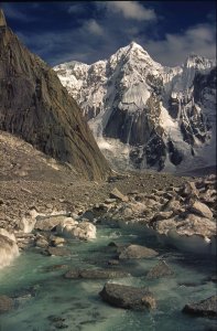La haute vallée de Charakusa et le Link Sar (7041m). 20 août 1995.