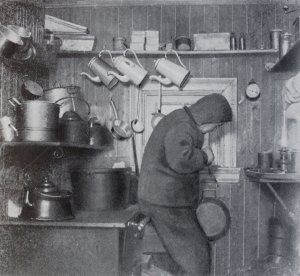Erik Lindstöm dans la cuisine de Framheim.